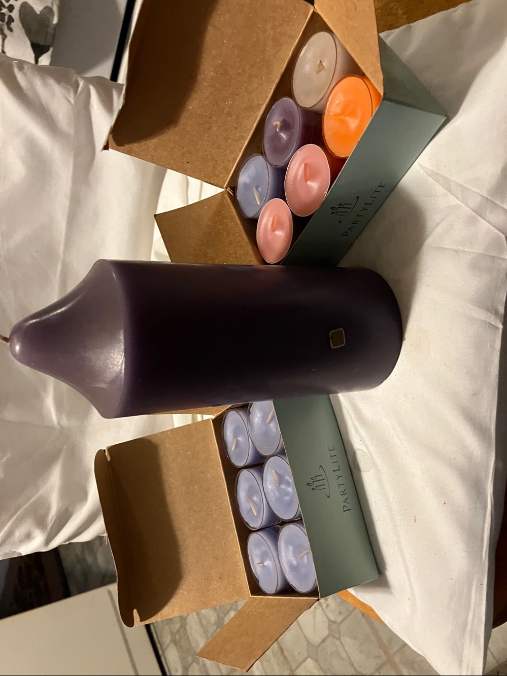 New. Party Lite 24 tea light candles n large purple / lavender scent one - Picture 8 of 9